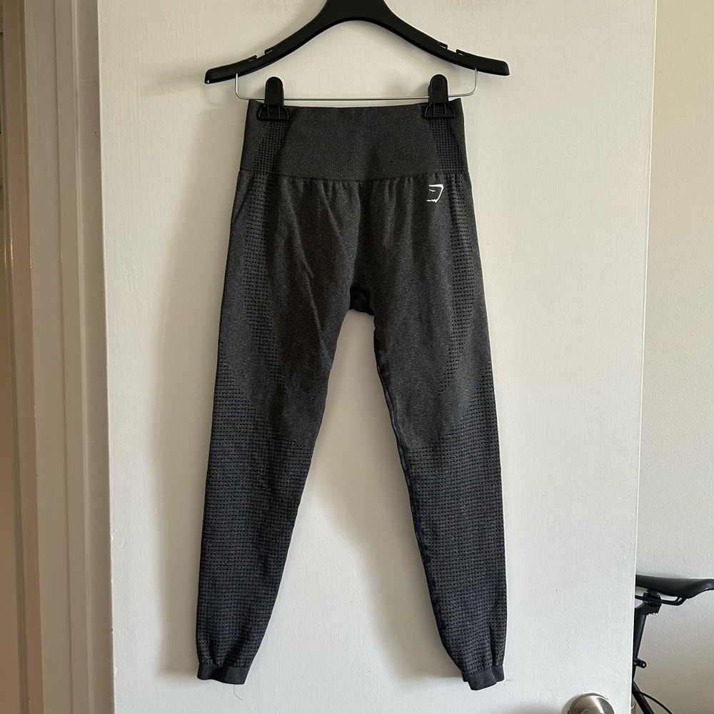 Gymshark Dark Gray Seamless Athletic Performance Wear Gym Leggings size Small
